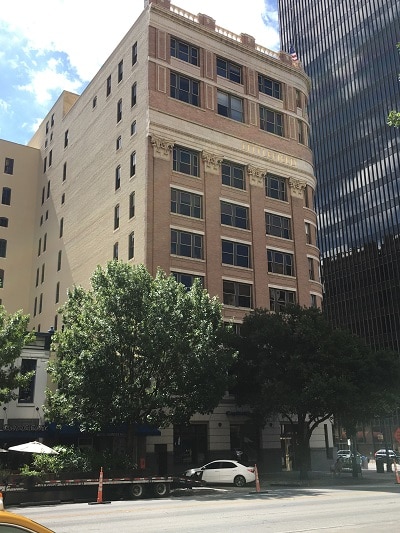 buying vs leasing office space