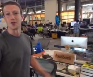 Mark Zuckerbergs Desk